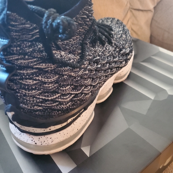 Lebron 15 Ashes